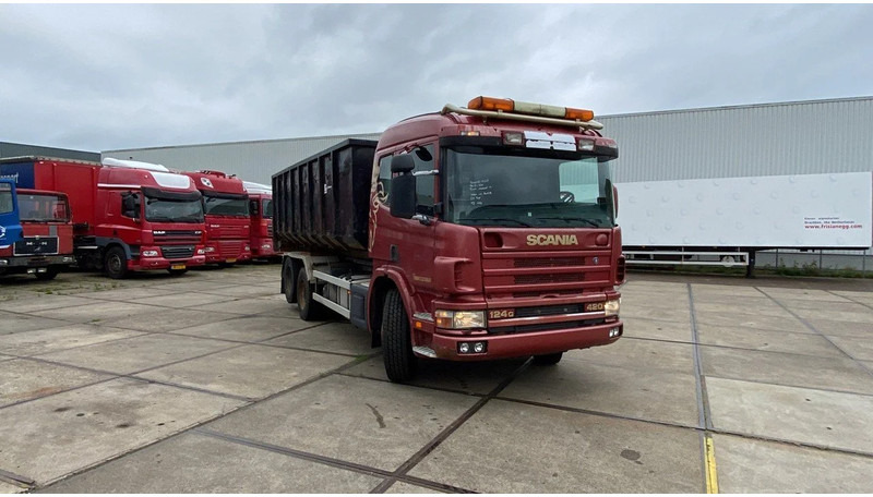 Scania P P124 GB6X2NA - Камион со кука за подигање: слика 2 Scania P P124 GB6X2NA - Камион со кука за подигање: слика 2