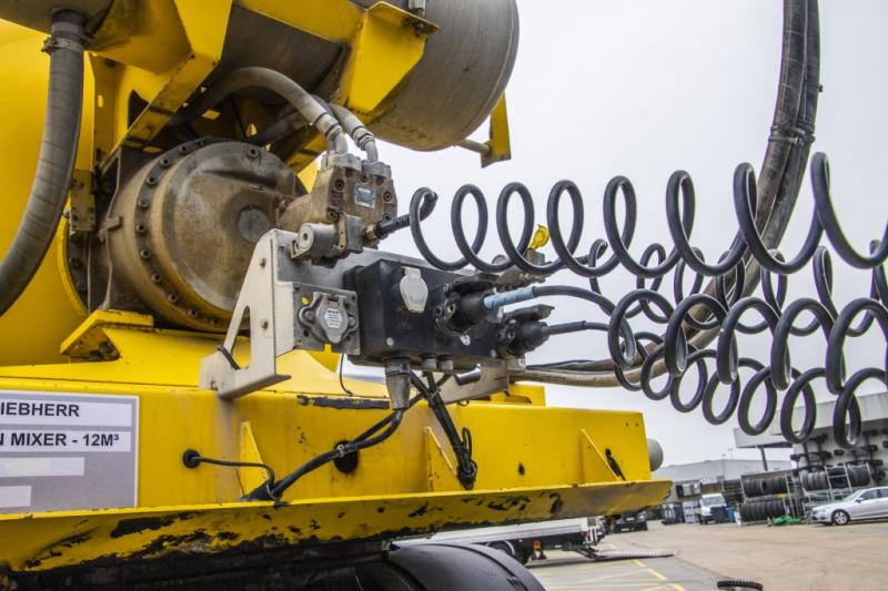 Полуприколка миксер за бетон DEBUF BETON MIXER/MALAXEUR/MISCHER-12M³: слика 6 Полуприколка миксер за бетон DEBUF BETON MIXER/MALAXEUR/MISCHER-12M³: слика 6