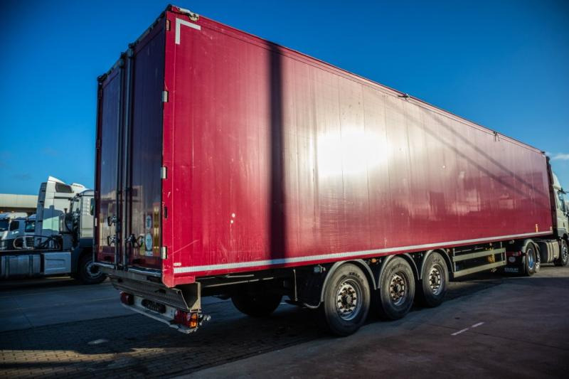 KRAKER WALKING FLOOR CF 200-92 m3 - Полуприколка со подвижен под за истовар: слика 3 KRAKER WALKING FLOOR CF 200-92 m3 - Полуприколка со подвижен под за истовар: слика 3