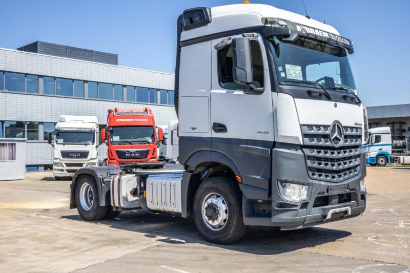 Mercedes AROCS 1845 HAD - 4X4 + HYDR. - Камион влекач: слика 2 Mercedes AROCS 1845 HAD - 4X4 + HYDR. - Камион влекач: слика 2