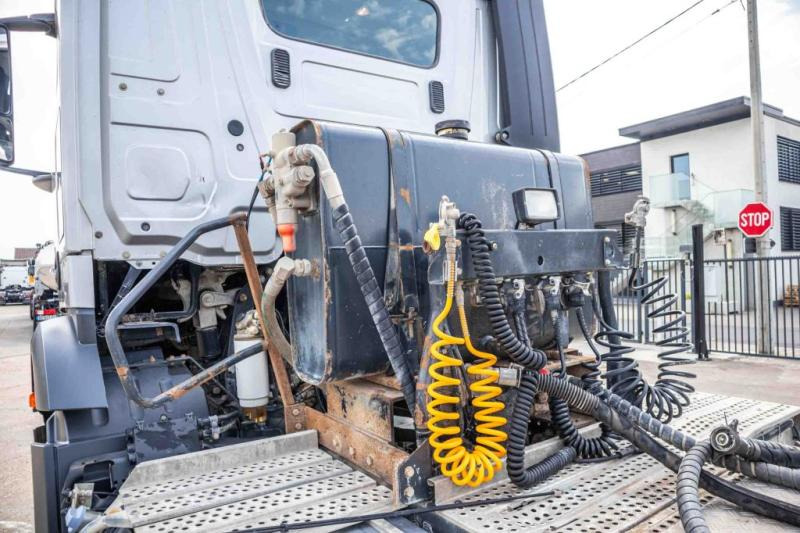 Mercedes AROCS 2645 BLS-6X4 - Камион влекач: слика 5 Mercedes AROCS 2645 BLS-6X4 - Камион влекач: слика 5