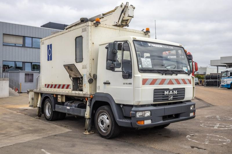 MAN LE 12.180 - COMILEV EN170TPC - Камион со подигачка кошница: слика 2 MAN LE 12.180 - COMILEV EN170TPC - Камион со подигачка кошница: слика 2