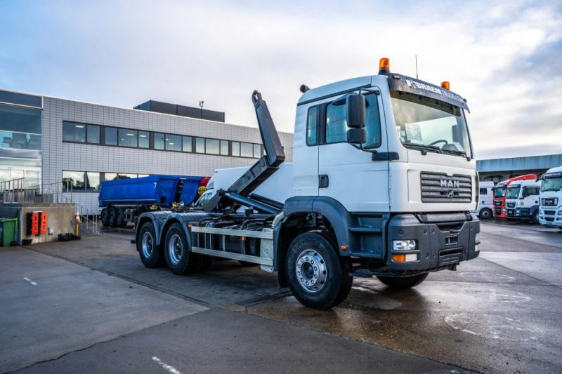 MAN TGA 33.360 BB - Камион со кука за подигање: слика 2 MAN TGA 33.360 BB - Камион со кука за подигање: слика 2