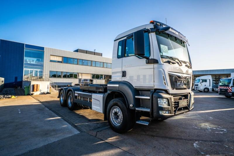 MAN TGS 33.430 BL - Камион со кука за подигање: слика 2 MAN TGS 33.430 BL - Камион со кука за подигање: слика 2