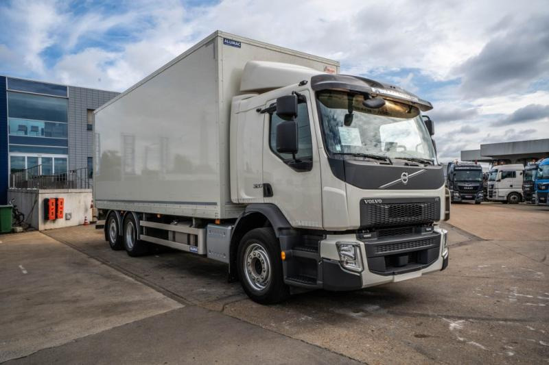 Volvo FE 320 -6X2 +DHOLLANDIA 2.5T- 194.400 KM - Камион сандучар: слика 2 Volvo FE 320 -6X2 +DHOLLANDIA 2.5T- 194.400 KM - Камион сандучар: слика 2