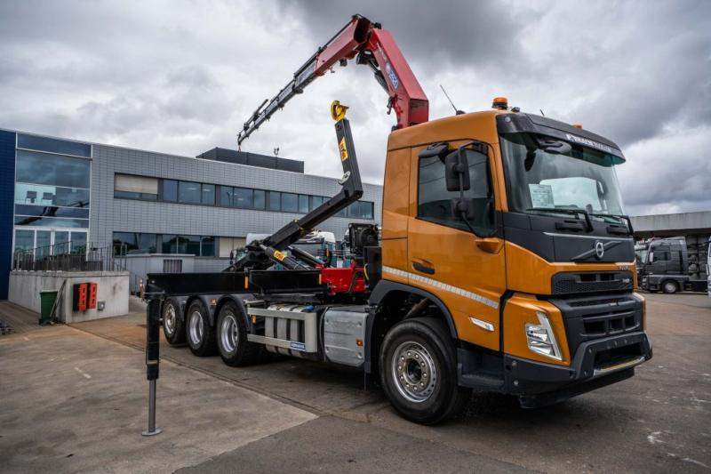 Volvo FMX 430-8x4+HMF 2820/6xhydr. - Камион со кука за подигање, Камион со кран: слика 2 Volvo FMX 430-8x4+HMF 2820/6xhydr. - Камион со кука за подигање, Камион со кран: слика 2