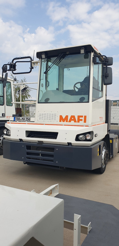 MAFI T230 - Трактор на терминалот: слика 1 MAFI T230 - Трактор на терминалот: слика 1