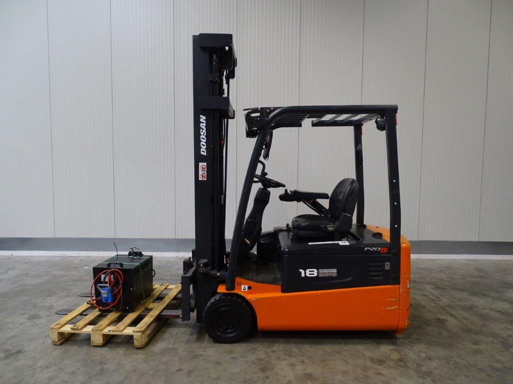 Doosan B18T-5 - TRIPLEX - Електричен вилушкар: слика 3 Doosan B18T-5 - TRIPLEX - Електричен вилушкар: слика 3