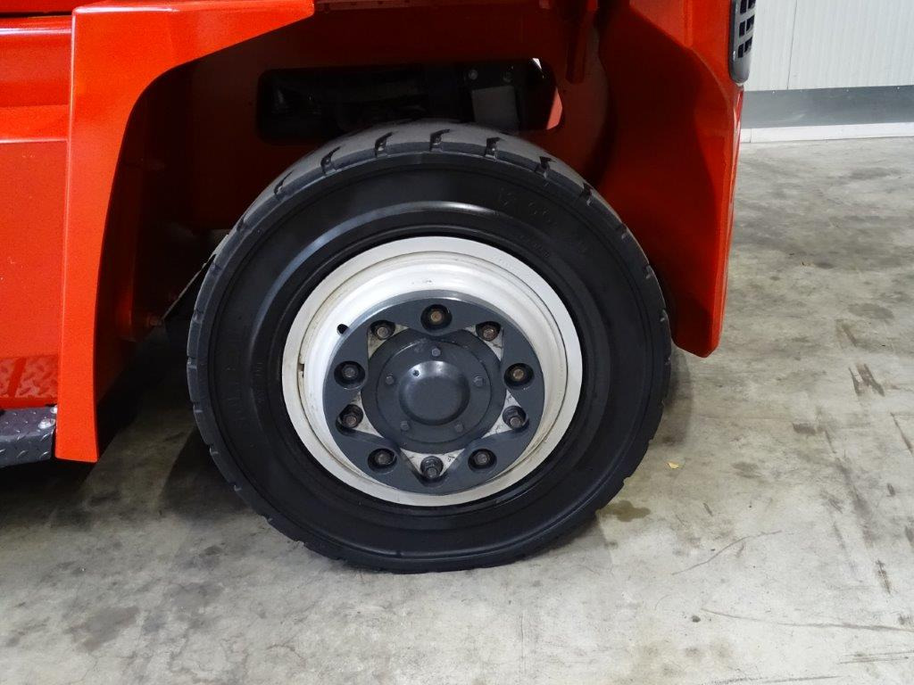 Kalmar DCE120-6 - Empty Containers Handler - Дизел вилушкар: слика 3 Kalmar DCE120-6 - Empty Containers Handler - Дизел вилушкар: слика 3