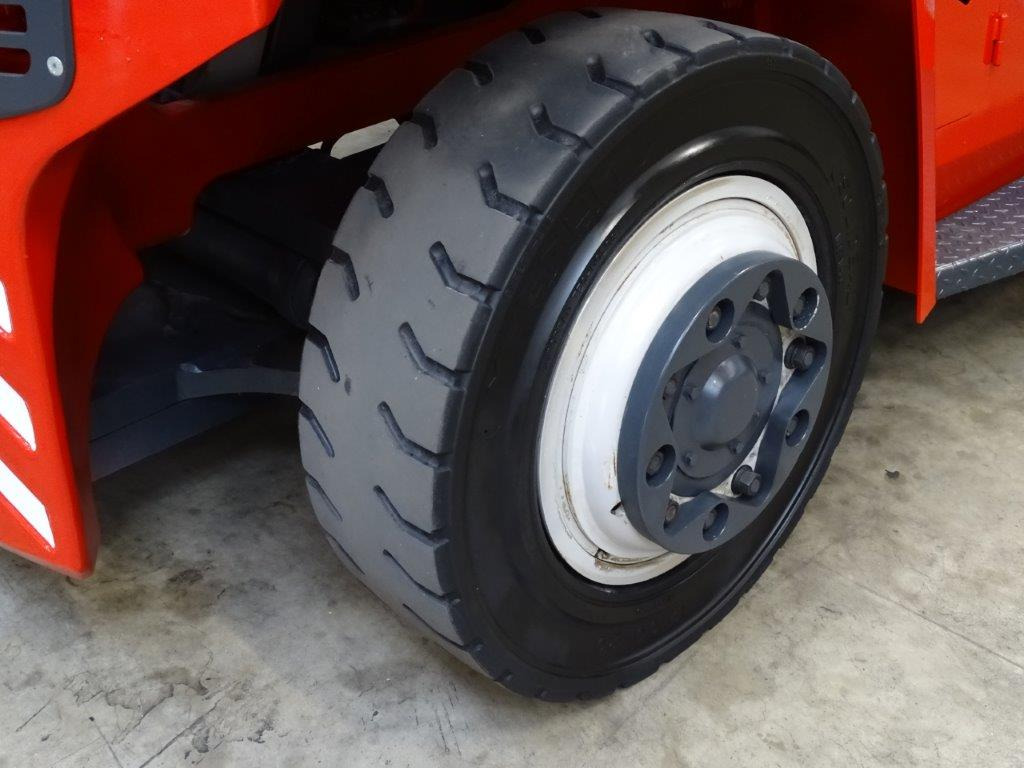 Kalmar DCE120-6 - Empty Containers Handler - Дизел вилушкар: слика 4 Kalmar DCE120-6 - Empty Containers Handler - Дизел вилушкар: слика 4