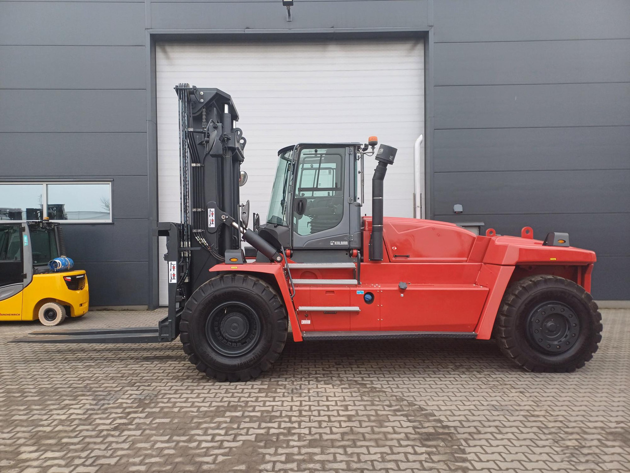 Kalmar DCG250-12LB - Дизел вилушкар: слика 3 Kalmar DCG250-12LB - Дизел вилушкар: слика 3