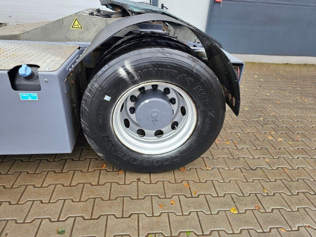 Terberg YT182 - Трактор на терминалот: слика 2 Terberg YT182 - Трактор на терминалот: слика 2