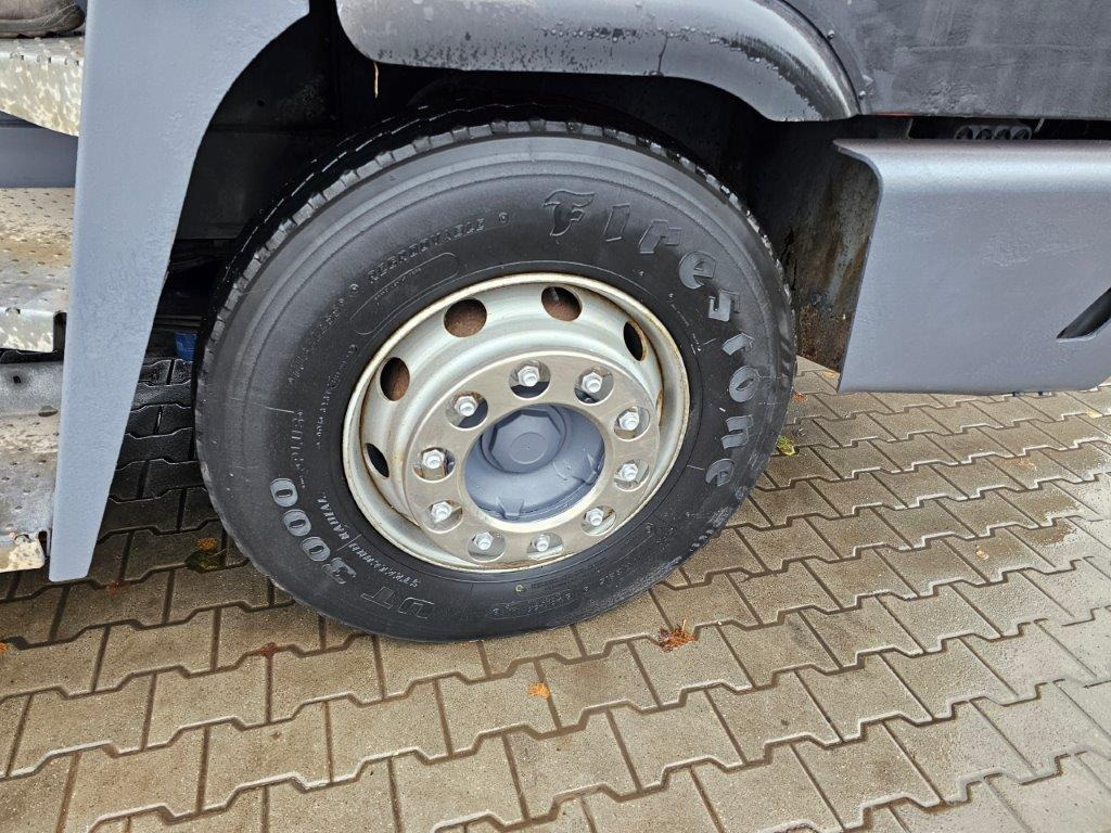 Трактор на терминалот Terberg YT182: слика 9