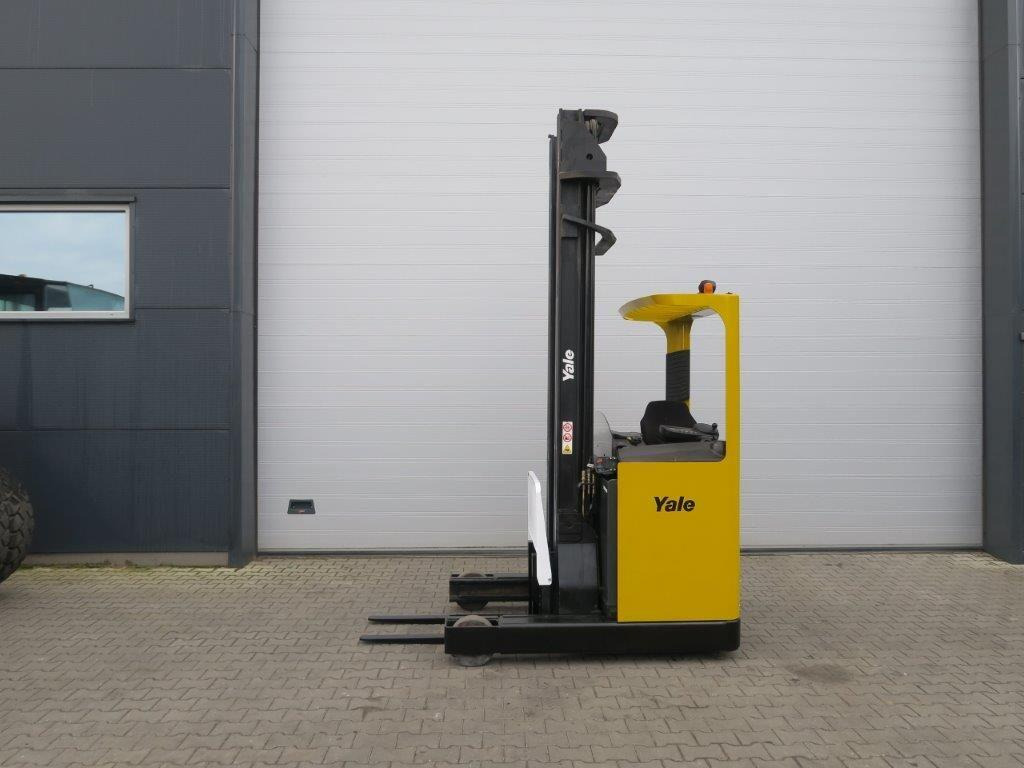 Yale MR14H - TRIPLEX - Вилушкар со подигнување: слика 1 Yale MR14H - TRIPLEX - Вилушкар со подигнување: слика 1