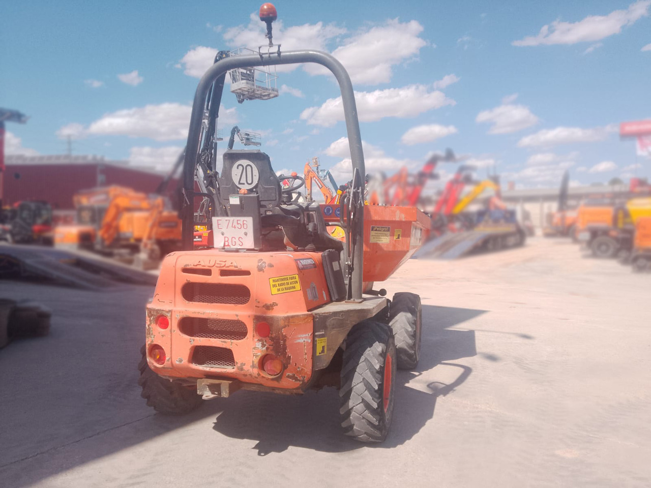AUSA D350 AHG - Мини истоварувач: слика 2 AUSA D350 AHG - Мини истоварувач: слика 2