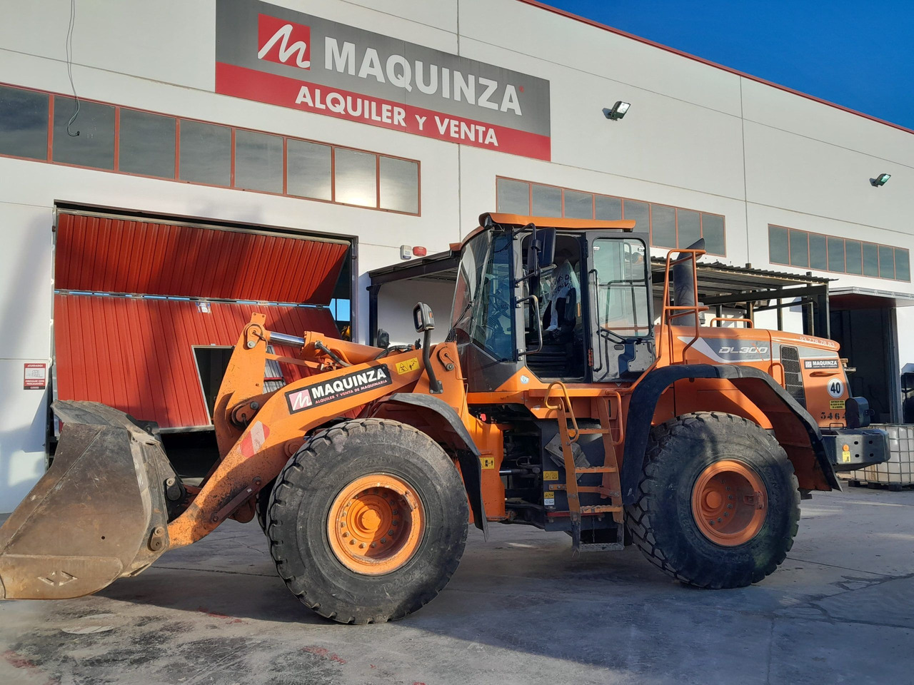 DOOSAN DL300 L/AUX - Натоварувач на тркала: слика 3 DOOSAN DL300 L/AUX - Натоварувач на тркала: слика 3