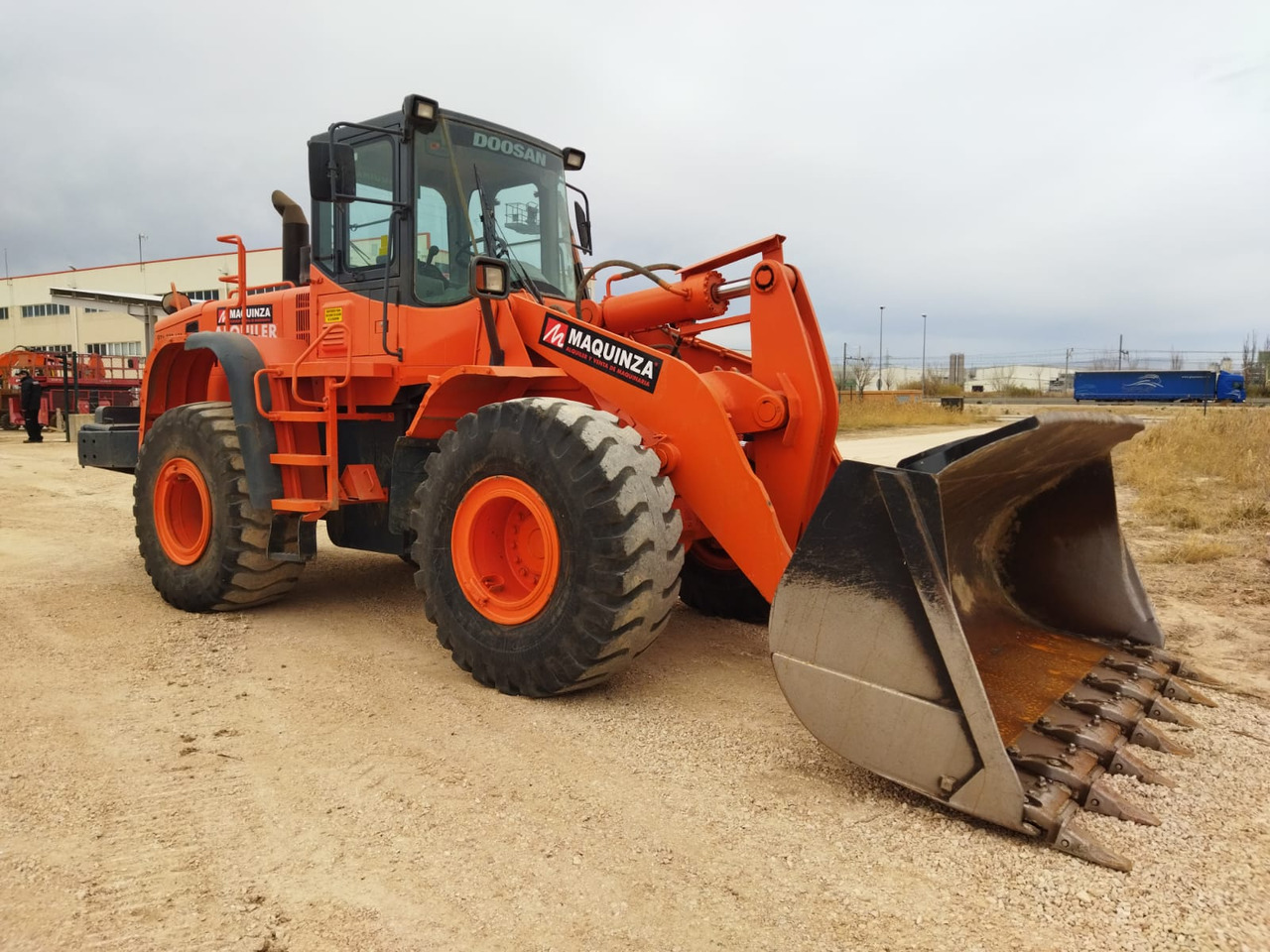 DOOSAN DL300 - Натоварувач на тркала: слика 2 DOOSAN DL300 - Натоварувач на тркала: слика 2