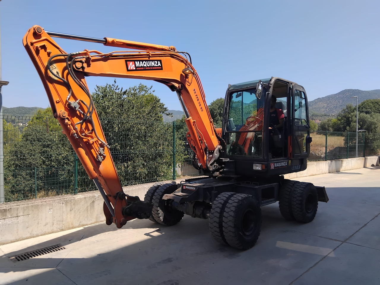 DOOSAN DX55W - Мини багер: слика 1 DOOSAN DX55W - Мини багер: слика 1