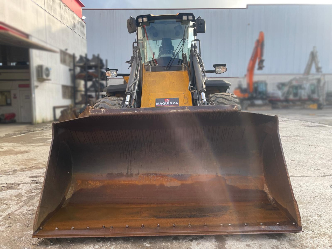 Натоварувач на тркала JCB 427 HT S5: слика 8
