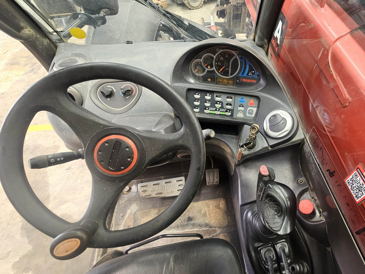 MANITOU MT1335 EASY - Телескопски ракувач: слика 3 MANITOU MT1335 EASY - Телескопски ракувач: слика 3