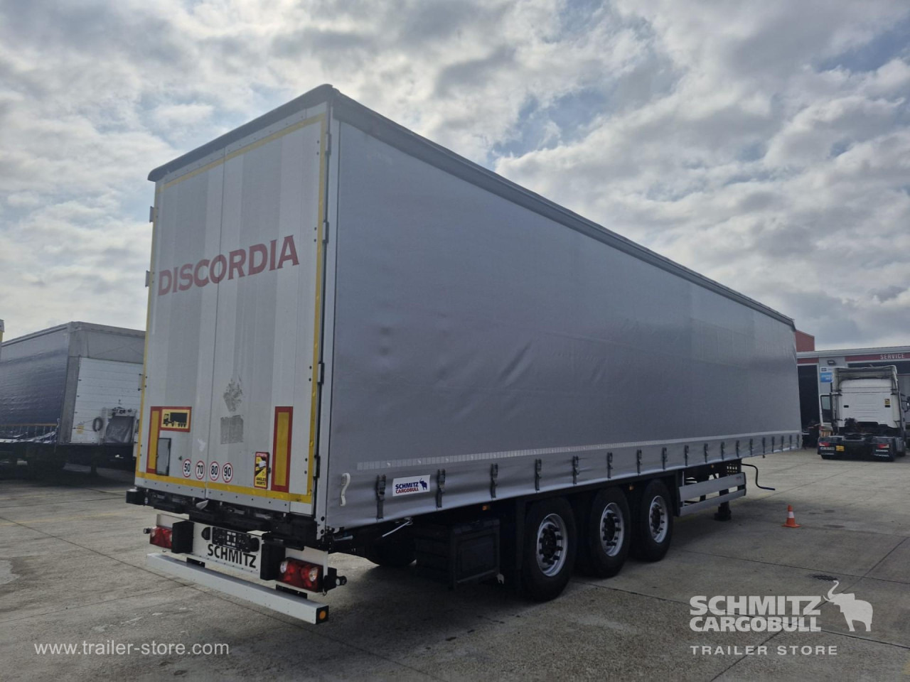 SCHMITZ Curtainsider Standard - Полуприколка со церада: слика 2 SCHMITZ Curtainsider Standard - Полуприколка со церада: слика 2