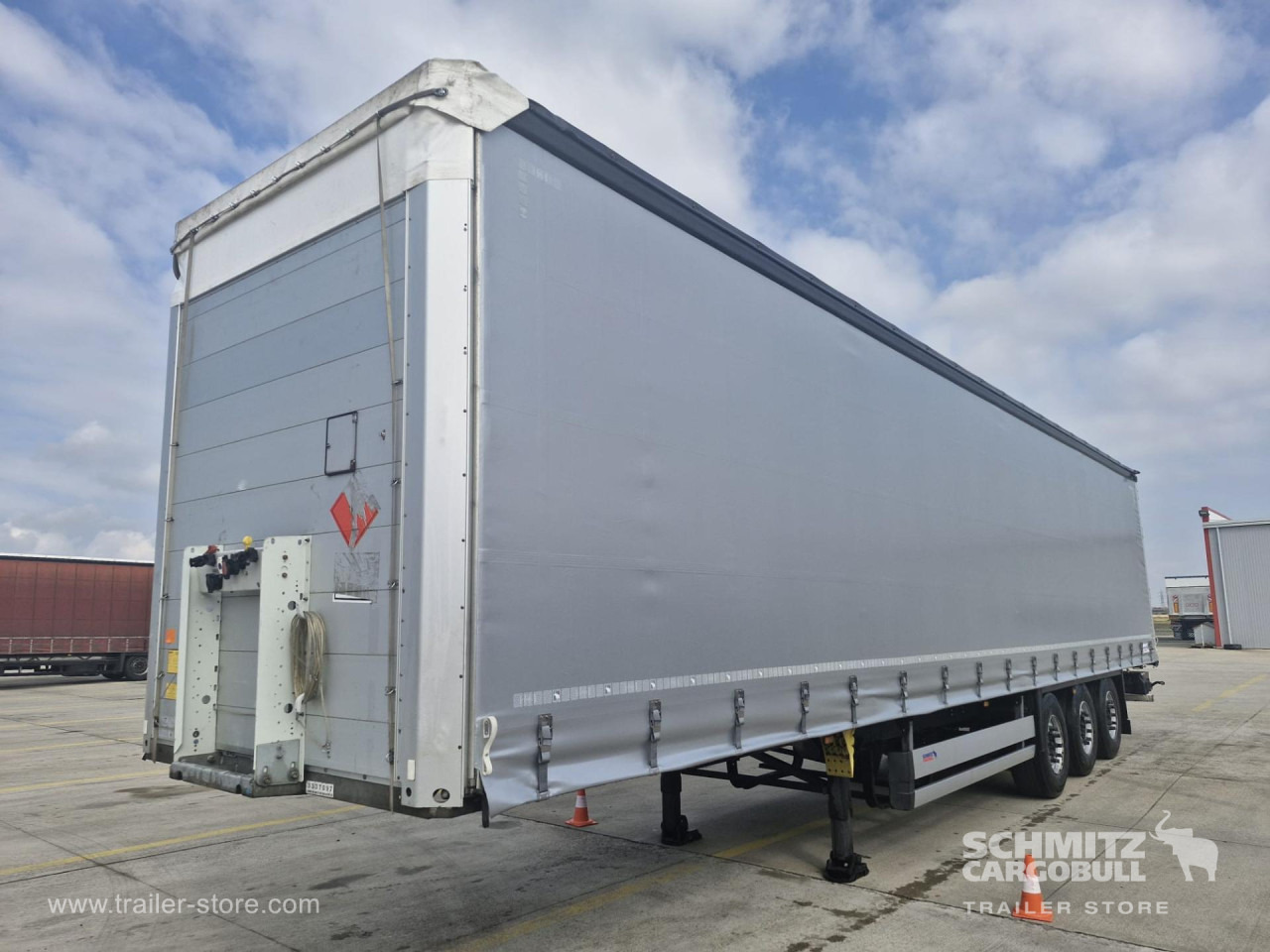 SCHMITZ Curtainsider Standard - Полуприколка со церада: слика 1 SCHMITZ Curtainsider Standard - Полуприколка со церада: слика 1