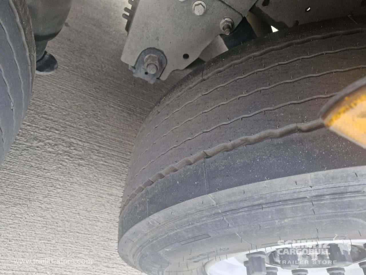 SCHMITZ Curtainsider Standard - Полуприколка со церада: слика 4 SCHMITZ Curtainsider Standard - Полуприколка со церада: слика 4