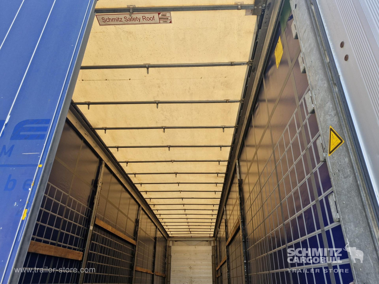 SCHMITZ Curtainsider Varios - Полуприколка со церада: слика 4 SCHMITZ Curtainsider Varios - Полуприколка со церада: слика 4