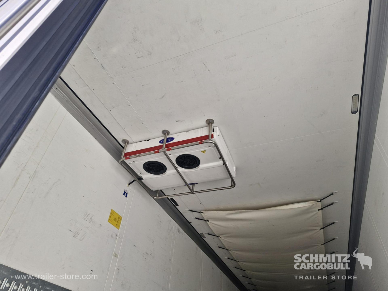 SCHMITZ Reefer Standard - Изотермална полуприколка: слика 2 SCHMITZ Reefer Standard - Изотермална полуприколка: слика 2