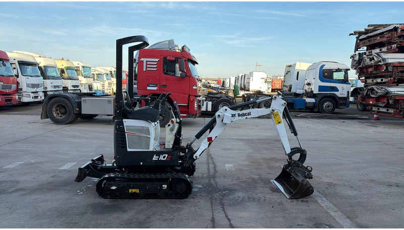 Bobcat E10 Z (BE MACHINE / 438H / MIN WIDTH 0.73M / TOP CONDITION) - Мини багер: слика 4 Bobcat E10 Z (BE MACHINE / 438H / MIN WIDTH 0.73M / TOP CONDITION) - Мини багер: слика 4