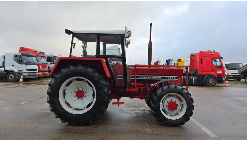 Case International 844 S (4X4 / BELGIAN TRACTOR / PERFECT CONDITION / GEARBOX TOP CONDITION) - Трактор: слика 4 Case International 844 S (4X4 / BELGIAN TRACTOR / PERFECT CONDITION / GEARBOX TOP CONDITION) - Трактор: слика 4
