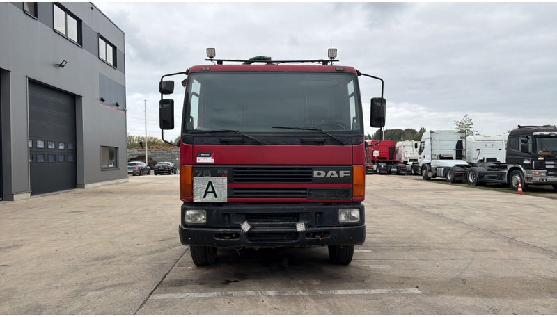DAF 75 ATI 270 (10500 L / MANUAL PUMP / MANUAL GEARBOX / STEEL SUSP. / LAMES / POMPE MANUELLE) - Вакуумски камион: слика 3 DAF 75 ATI 270 (10500 L / MANUAL PUMP / MANUAL GEARBOX / STEEL SUSP. / LAMES / POMPE MANUELLE) - Вакуумски камион: слика 3