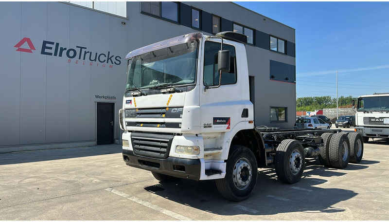DAF 85 CF 430 (EURO 3 / MANUAL GEARBOX / BOITE MANUELLE / BIG HUB / 8X4 / STEEL SUSP. / LAMES) - Камион со кабинска шасија: слика 1 DAF 85 CF 430 (EURO 3 / MANUAL GEARBOX / BOITE MANUELLE / BIG HUB / 8X4 / STEEL SUSP. / LAMES) - Камион со кабинска шасија: слика 1