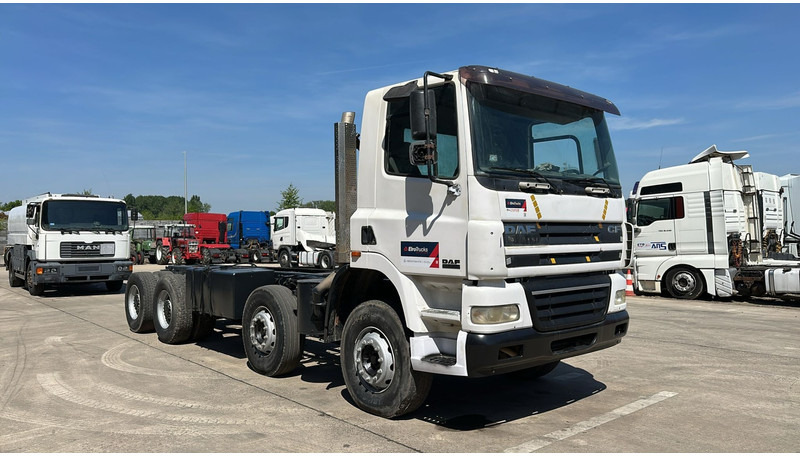 DAF 85 CF 430 (EURO 3 / MANUAL GEARBOX / BOITE MANUELLE / BIG HUB / 8X4 / STEEL SUSP. / LAMES) - Камион со кабинска шасија: слика 5 DAF 85 CF 430 (EURO 3 / MANUAL GEARBOX / BOITE MANUELLE / BIG HUB / 8X4 / STEEL SUSP. / LAMES) - Камион со кабинска шасија: слика 5
