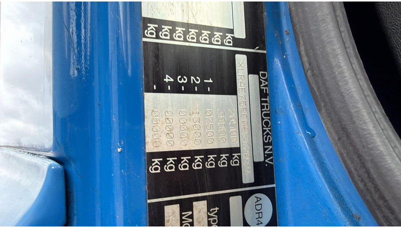 Камион цистерна DAF CF 75.290 (15000L / 2 COMPARTIMENTS / MANUAL PUMP / EURO 2 / MANUAL GEARBOX): слика 17