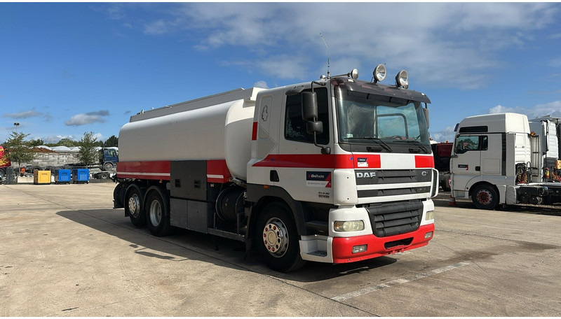DAF CF 85.430 (20270 LITERS / EURO 3 / TOP CONDITION !!! / PARFAIT ETAT / 6X2 / BOITE MANUELLE) - Камион цистерна: слика 3 DAF CF 85.430 (20270 LITERS / EURO 3 / TOP CONDITION !!! / PARFAIT ETAT / 6X2 / BOITE MANUELLE) - Камион цистерна: слика 3