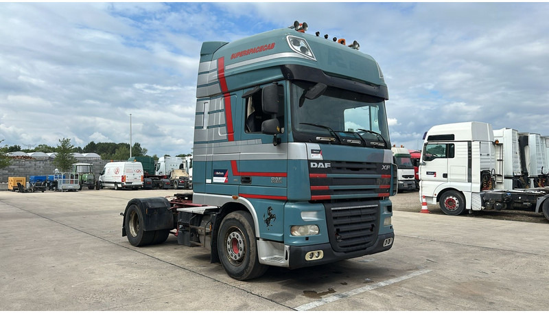 DAF 105 XF 460 (BOITE MANUELLE / MANUAL GEARBOX / RETARDER) - Камион влекач: слика 2 DAF 105 XF 460 (BOITE MANUELLE / MANUAL GEARBOX / RETARDER) - Камион влекач: слика 2