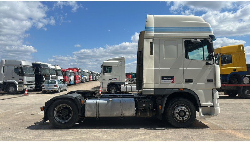 DAF 95 XF 380 (BOITE MANUELLE / EURO 3 / MANUAL GEARBOX / TRES BONNE ETAT) - Камион влекач: слика 4 DAF 95 XF 380 (BOITE MANUELLE / EURO 3 / MANUAL GEARBOX / TRES BONNE ETAT) - Камион влекач: слика 4