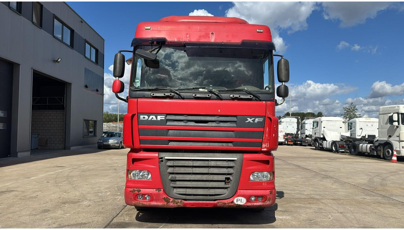 DAF XF 105.410 (BOITE MANUELLE / MANUAL GEARBOX) - Камион влекач: слика 2 DAF XF 105.410 (BOITE MANUELLE / MANUAL GEARBOX) - Камион влекач: слика 2