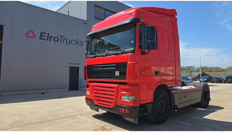 DAF XF 105.410 (BOITE MANUELLE / SUPER PROPRE !!! / TRES BONNE ETAT / AIRCO / MANUAL GEARBOX) - Камион влекач: слика 1 DAF XF 105.410 (BOITE MANUELLE / SUPER PROPRE !!! / TRES BONNE ETAT / AIRCO / MANUAL GEARBOX) - Камион влекач: слика 1