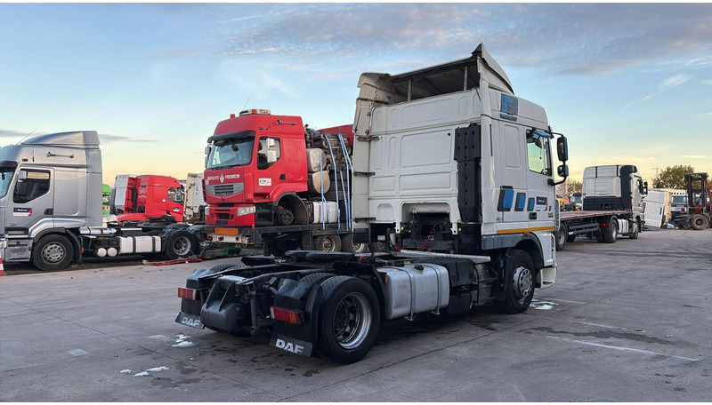 DAF XF 105.460 (BOITE MANUELLE / MANUAL GEARBOX) - Камион влекач: слика 4 DAF XF 105.460 (BOITE MANUELLE / MANUAL GEARBOX) - Камион влекач: слика 4