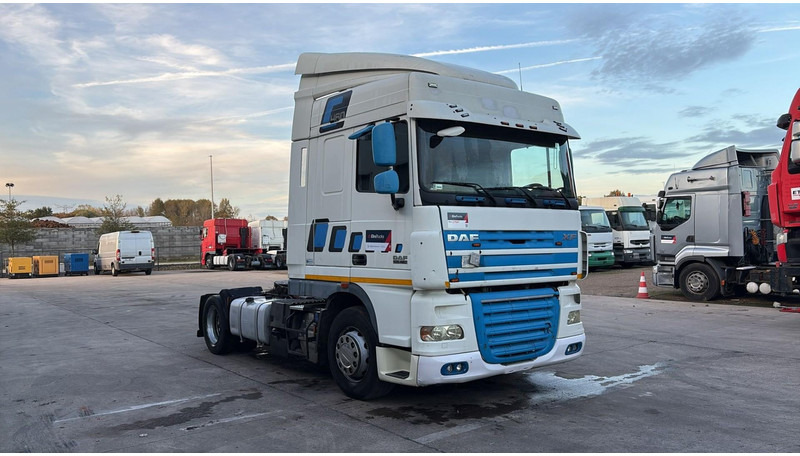 DAF XF 105.460 (BOITE MANUELLE / MANUAL GEARBOX) - Камион влекач: слика 3 DAF XF 105.460 (BOITE MANUELLE / MANUAL GEARBOX) - Камион влекач: слика 3