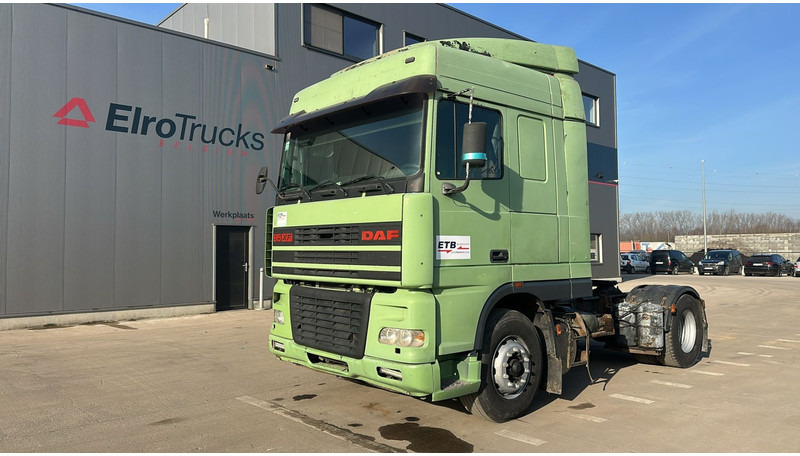 DAF XF 95.430 (EURO 2 / MANUAL PUMP / POMPE MANUELLE / BOITE MANUELLE) - Камион влекач: слика 1 DAF XF 95.430 (EURO 2 / MANUAL PUMP / POMPE MANUELLE / BOITE MANUELLE) - Камион влекач: слика 1