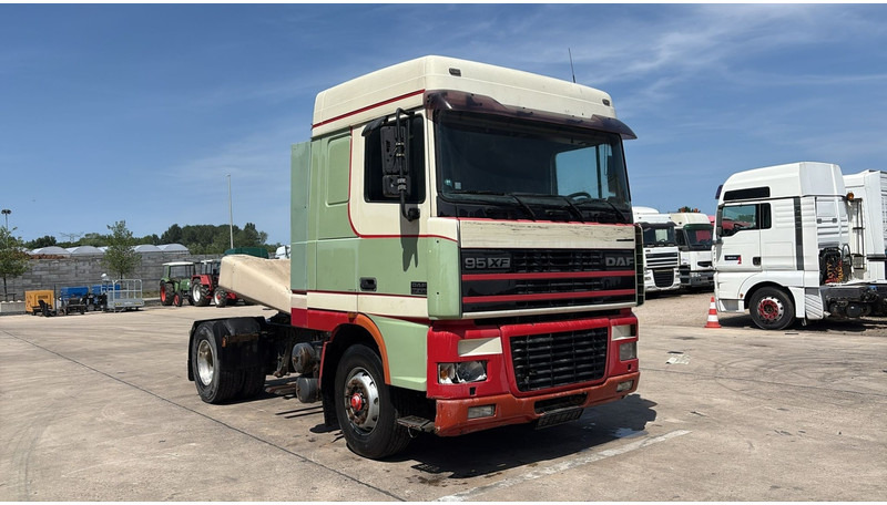 DAF XF 95.430 (EURO 3 / BOITE MANUELLE / MANUAL GEARBOX) - Камион влекач: слика 3 DAF XF 95.430 (EURO 3 / BOITE MANUELLE / MANUAL GEARBOX) - Камион влекач: слика 3