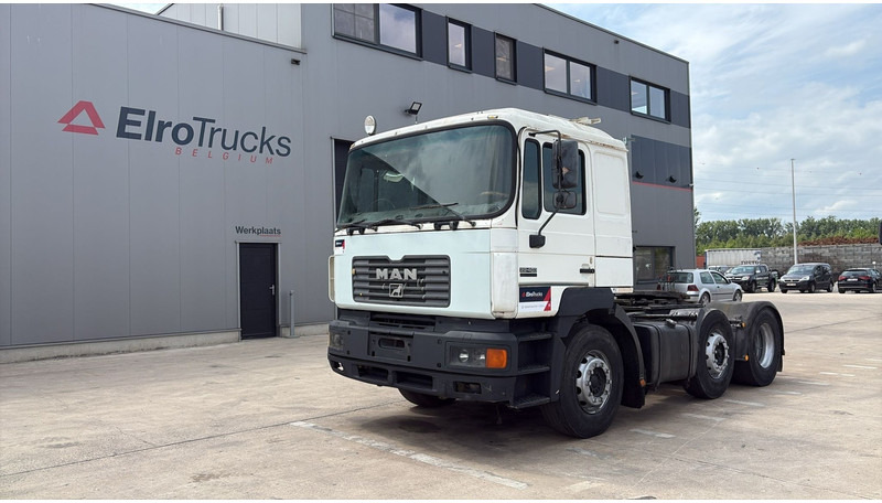 MAN 25.403 (6X2 / 6 CYLINDER / EURO 2 / MANUAL GEARBOX / 8 TYRES) - Камион влекач: слика 1 MAN 25.403 (6X2 / 6 CYLINDER / EURO 2 / MANUAL GEARBOX / 8 TYRES) - Камион влекач: слика 1