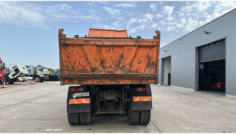 MAN 27.343 (6X6 / PERFECT CONDITION / LAMES / STEEL / MEILLER / BIG AXLE / GRAND PONT) - Камион влекач: слика 5 MAN 27.343 (6X6 / PERFECT CONDITION / LAMES / STEEL / MEILLER / BIG AXLE / GRAND PONT) - Камион влекач: слика 5