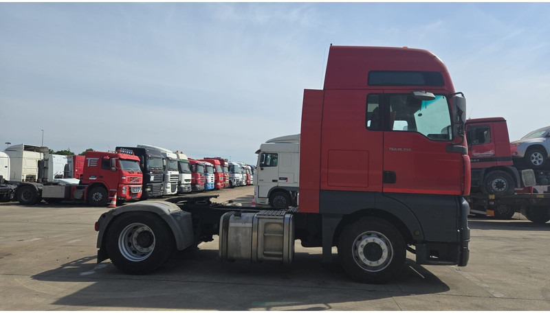 MAN TGA 18.390 (BOITE MANUELLE / MANUAL GEARBOX / PTO / POMPE HYDRAULIQUE) - Камион влекач: слика 4 MAN TGA 18.390 (BOITE MANUELLE / MANUAL GEARBOX / PTO / POMPE HYDRAULIQUE) - Камион влекач: слика 4
