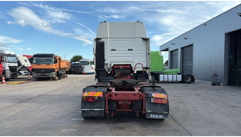 MAN TGA 18.480 (POMPE MANUELLE / MANUAL PUMP / MANUAL GEARBOX / BOITE MANUELLE) - Камион влекач: слика 5 MAN TGA 18.480 (POMPE MANUELLE / MANUAL PUMP / MANUAL GEARBOX / BOITE MANUELLE) - Камион влекач: слика 5