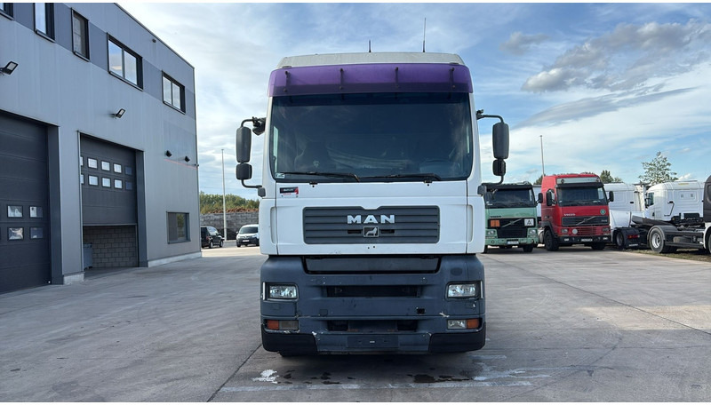 MAN TGA 18.480 (POMPE MANUELLE / MANUAL PUMP / MANUAL GEARBOX / BOITE MANUELLE) - Камион влекач: слика 3 MAN TGA 18.480 (POMPE MANUELLE / MANUAL PUMP / MANUAL GEARBOX / BOITE MANUELLE) - Камион влекач: слика 3