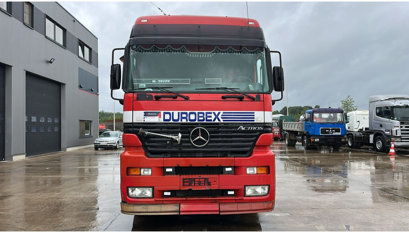 Mercedes-Benz Actros 1840 (EPS / GRAND PONT / V6 / BIG AXLE / 3 PEDALES) - Камион влекач: слика 2 Mercedes-Benz Actros 1840 (EPS / GRAND PONT / V6 / BIG AXLE / 3 PEDALES) - Камион влекач: слика 2
